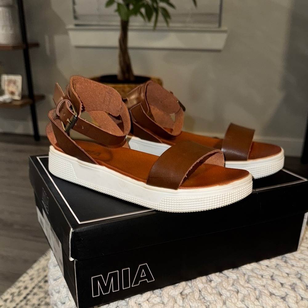 MIA Brown Sandals
